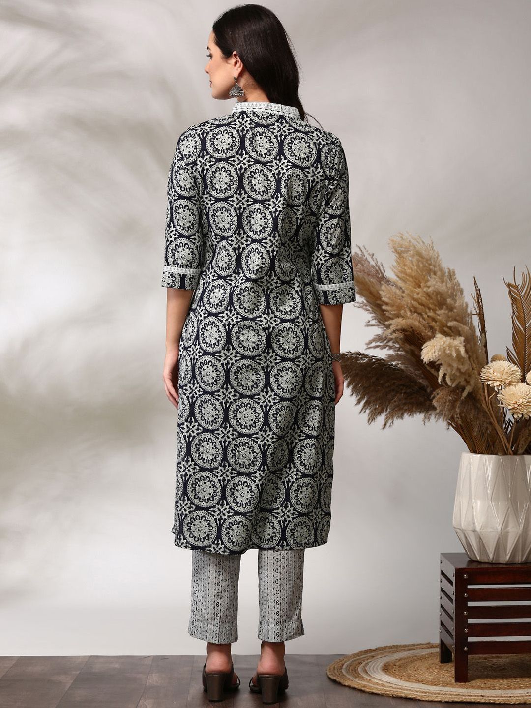 Anouk Black Floral Printed Straight Kurta With Trouser