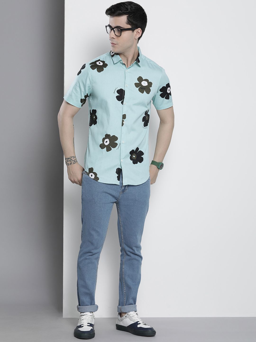 The Indian Garage Co Men Regular Fit Floral Printed Resortwear Shirt