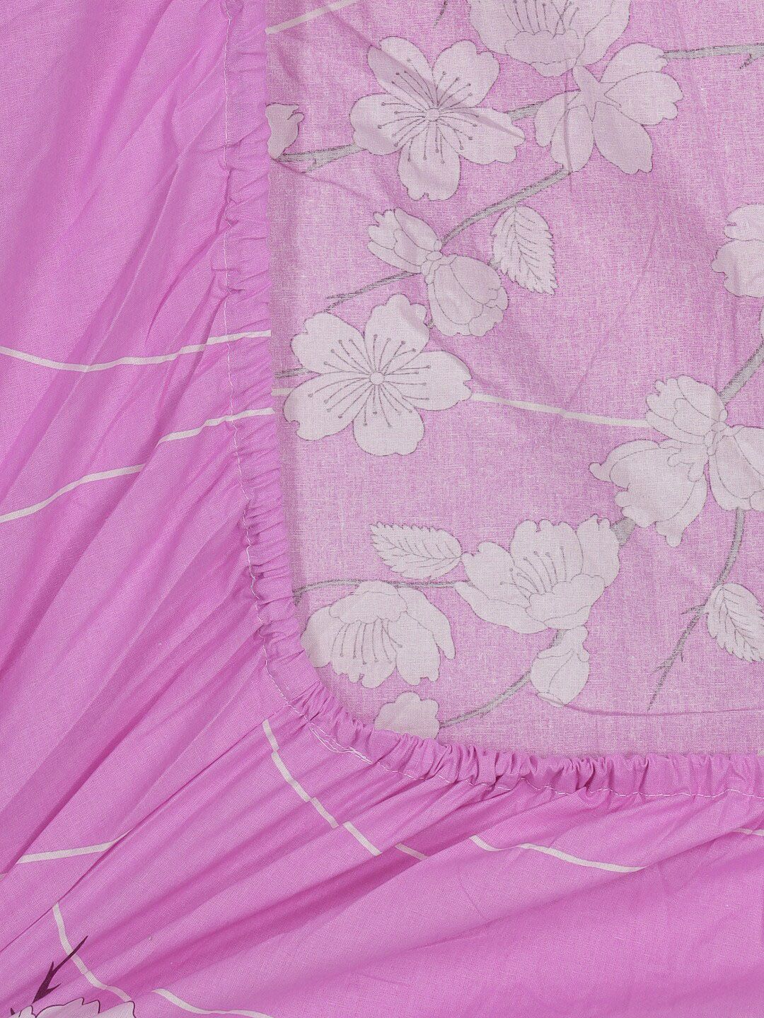 KLOTTHE Purple & White Floral-Printed Pure Cotton 400 TC King Bedsheet & 2 Pillow Covers
