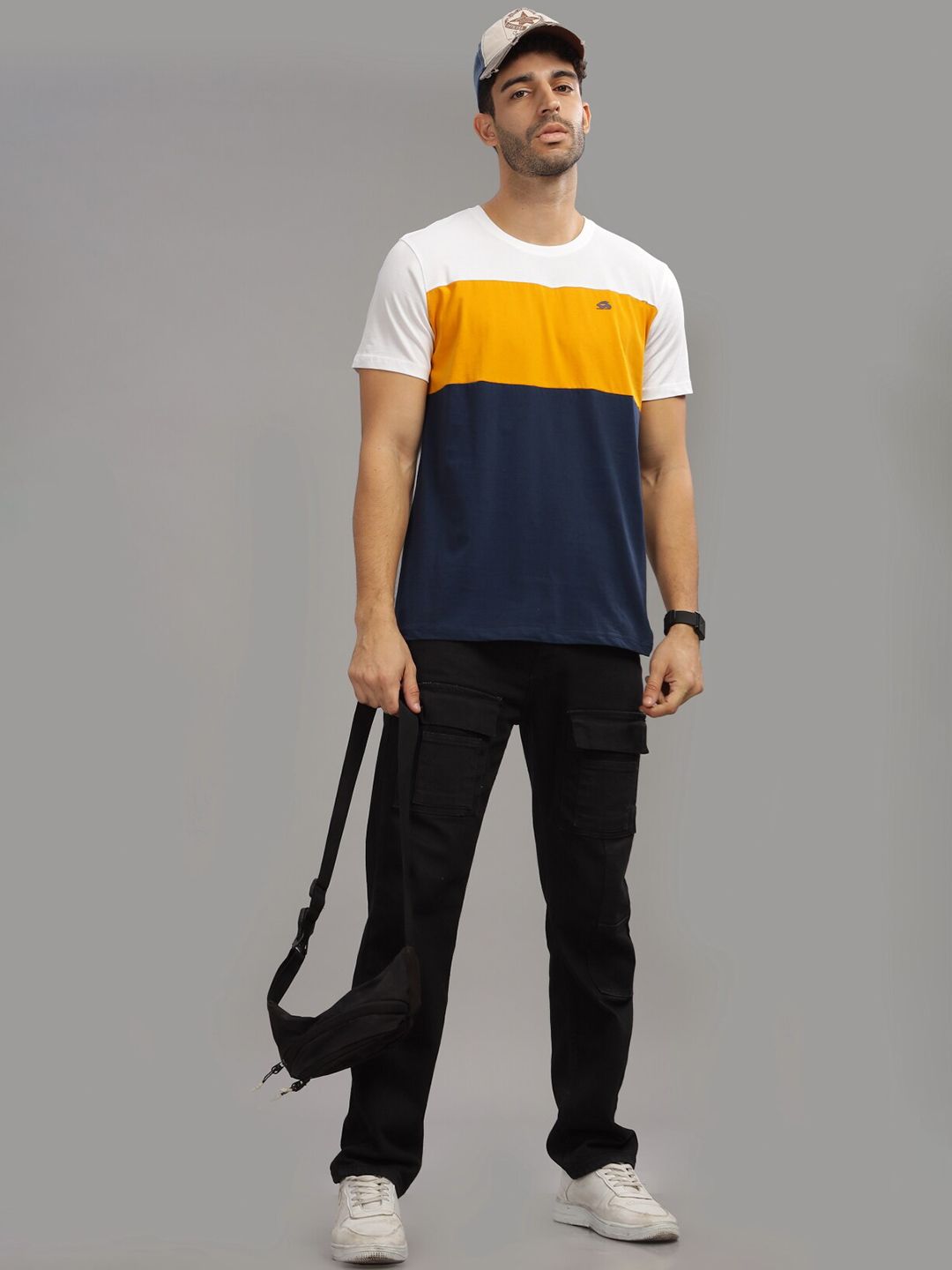 ADRO Colourblocked Regular Fit Cotton T-shirt