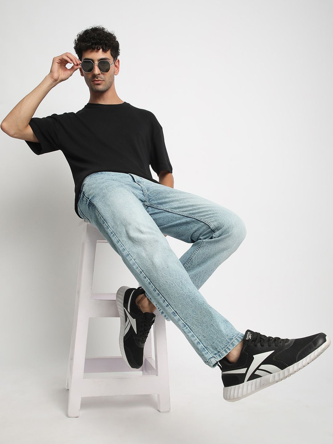 Bene Kleed Men Relaxed Fit Clean Look Heavy Fade Whiskers Pure Cotton Jeans