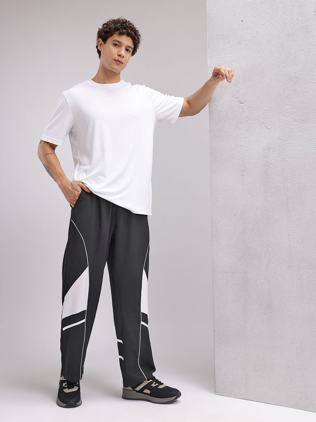HRX by Hrithik Roshan Men Contrast Panel Relaxed Lifestyle Track Pants