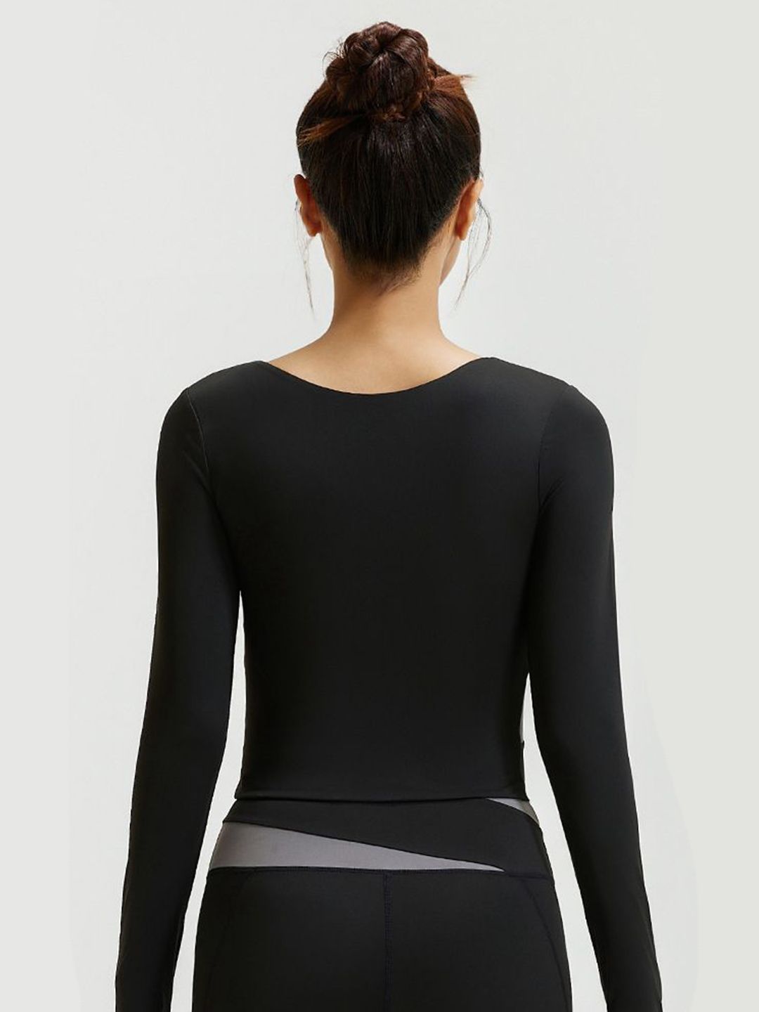 HRX by Hrithik Roshan Women Colourblocked Fitted Crop Top
