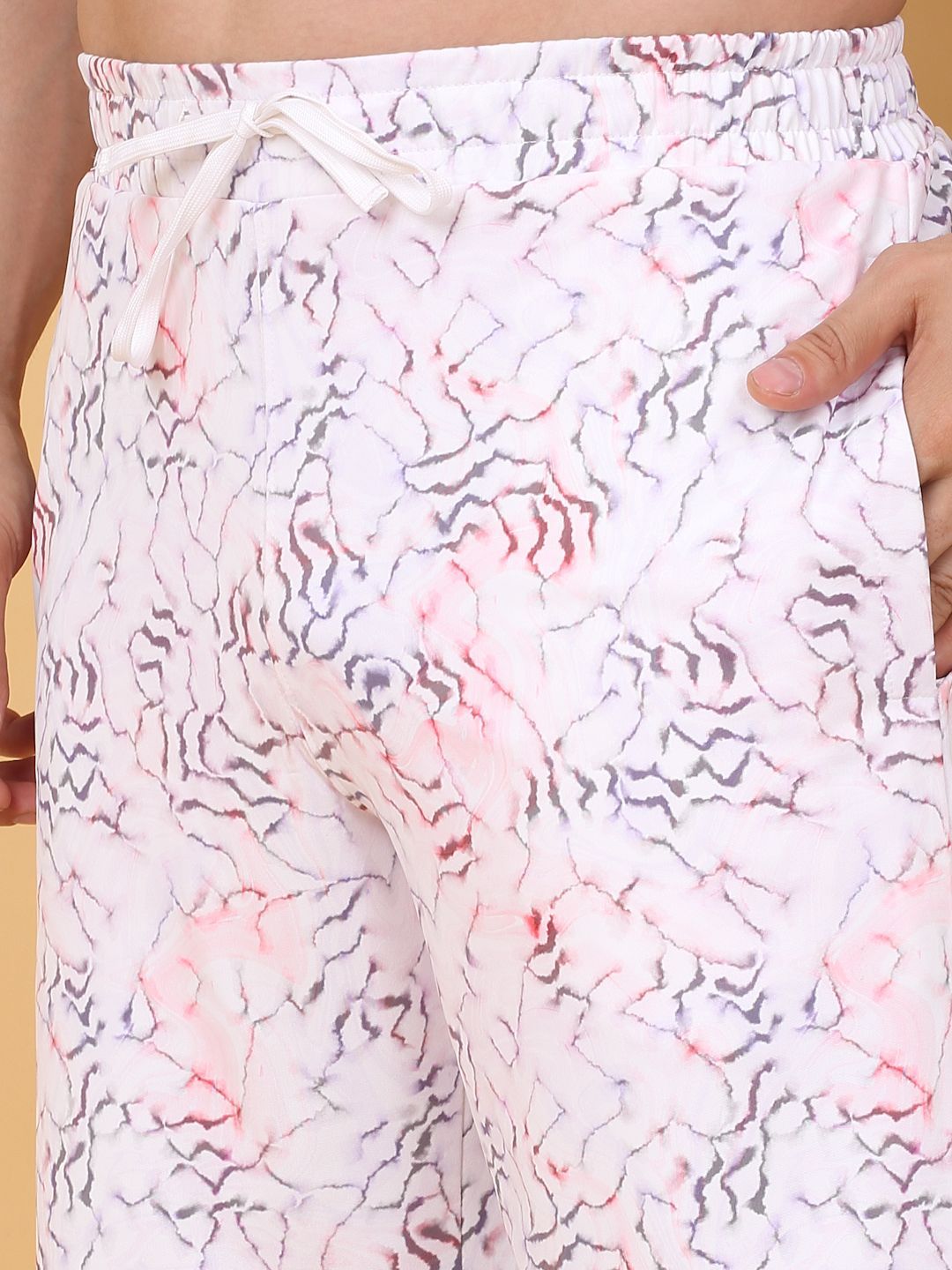 Sweet Dreams Men White & Pink Graphic Printed Round Neck T Shirt & Shorts
