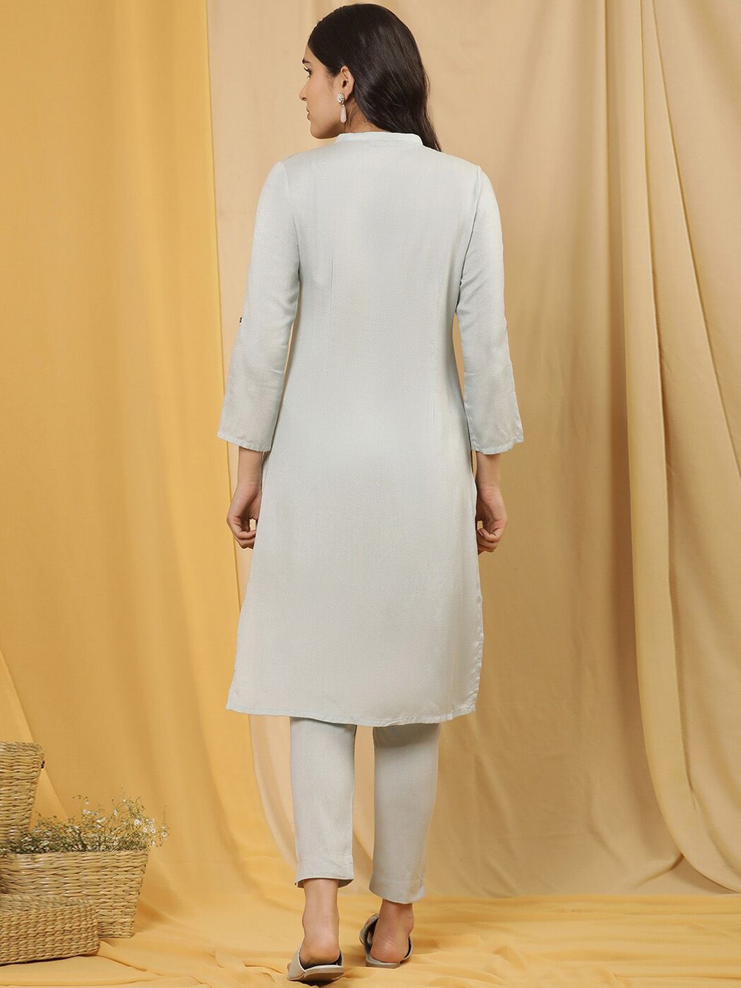 W Geometric Printed Regular Kurta with Trousers