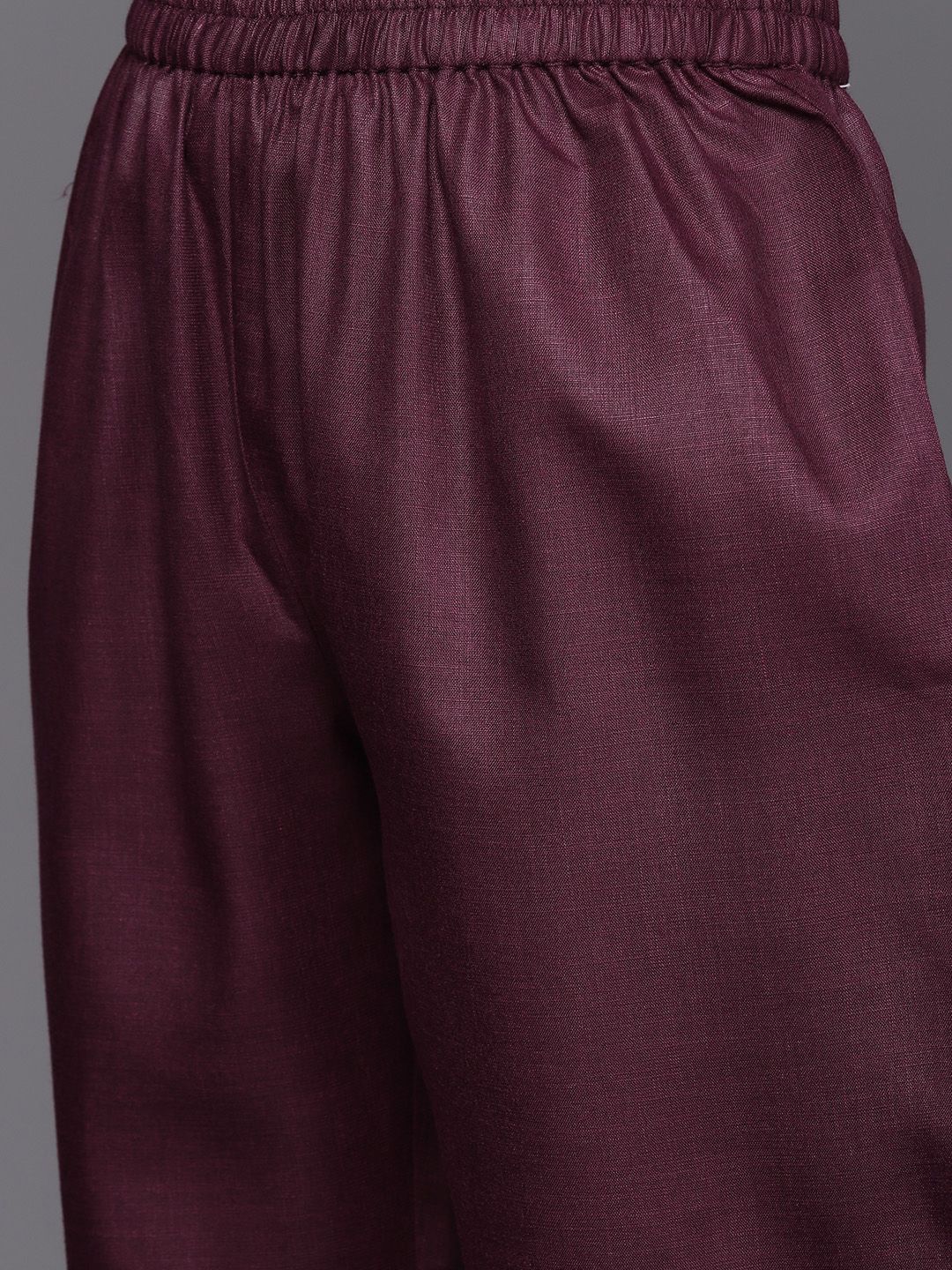 Varanga Violet Solid Sleeveless Kurta With Trousers & Bandhani Printed Dupatta