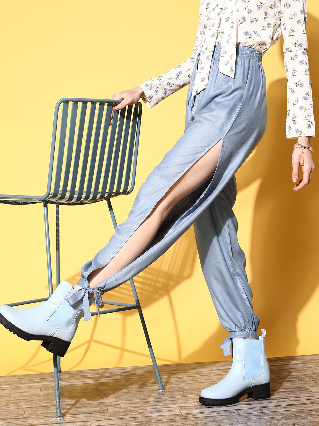 Berrylush Women Blue Relaxed High-Rise Trousers