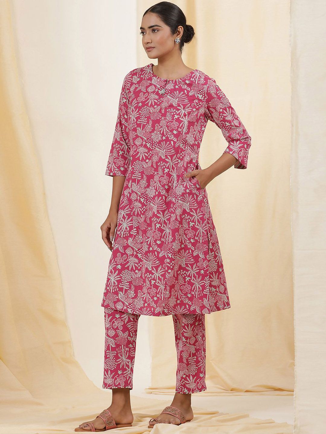 W Ethnic Motifs Printed Keyhole Neck Pure Cotton Straight Kurta With Trousers