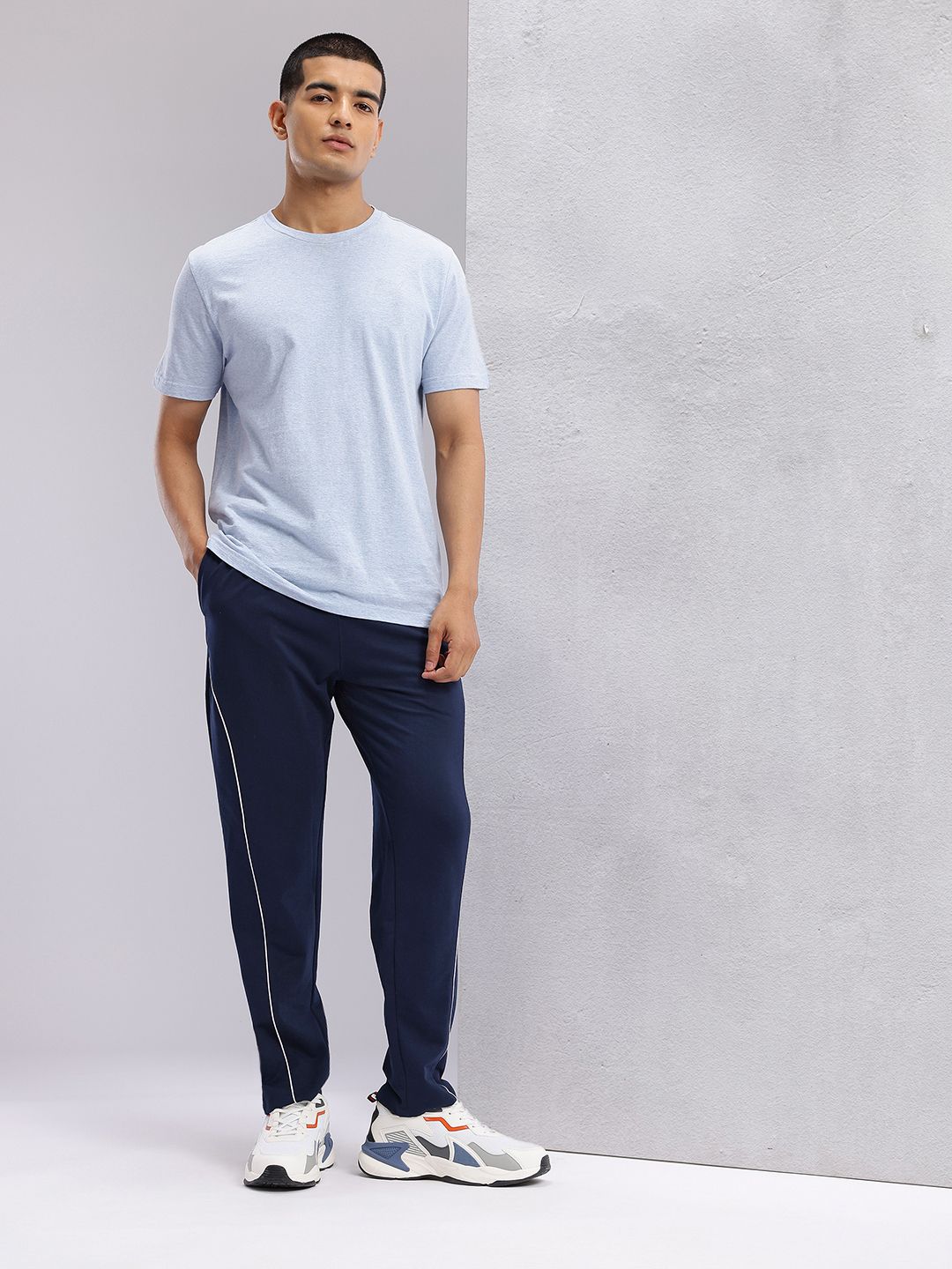 HRX by Hrithik Roshan Men Contrast Piping Mid-Rise Lifestyle Track Pants
