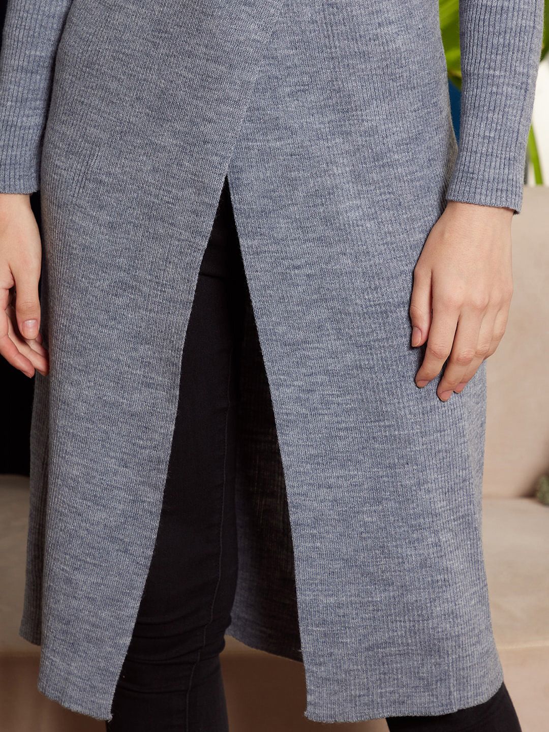 Berrylush Longline Turtle Neck Acrylic Pullover Sweater