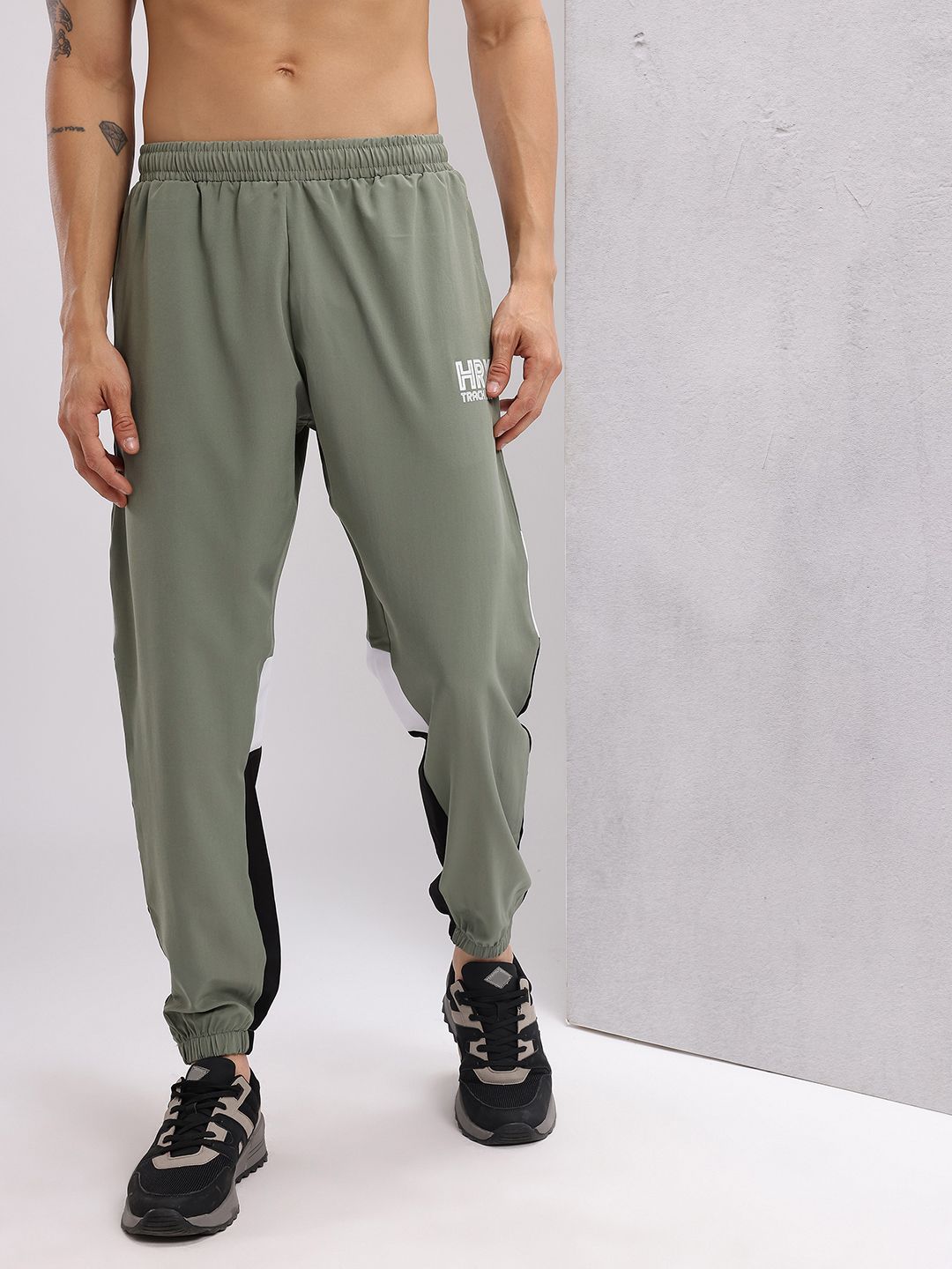 HRX by Hrithik Roshan Men Colourblocked Running Joggers