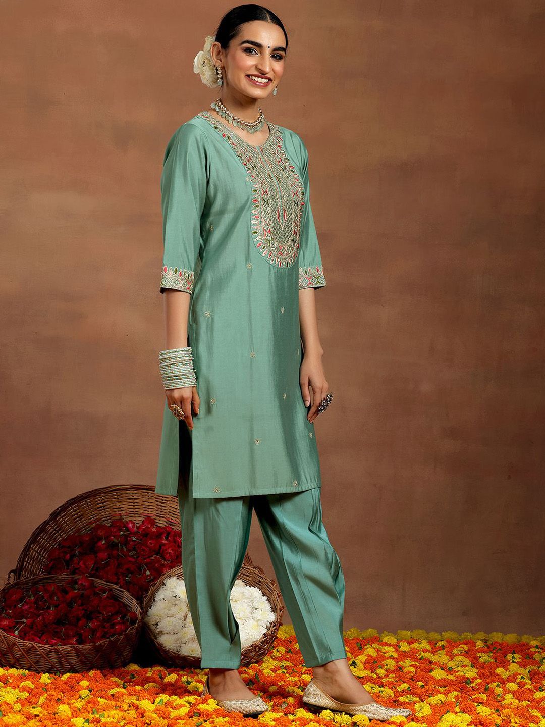 Libas Ethnic Motifs Embroidered Thread Work Straight Kurta with Trousers & With Dupatta