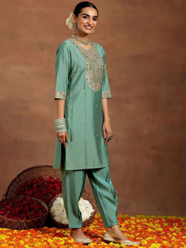 Libas Ethnic Motifs Embroidered Thread Work Straight Kurta with Trousers & With Dupatta