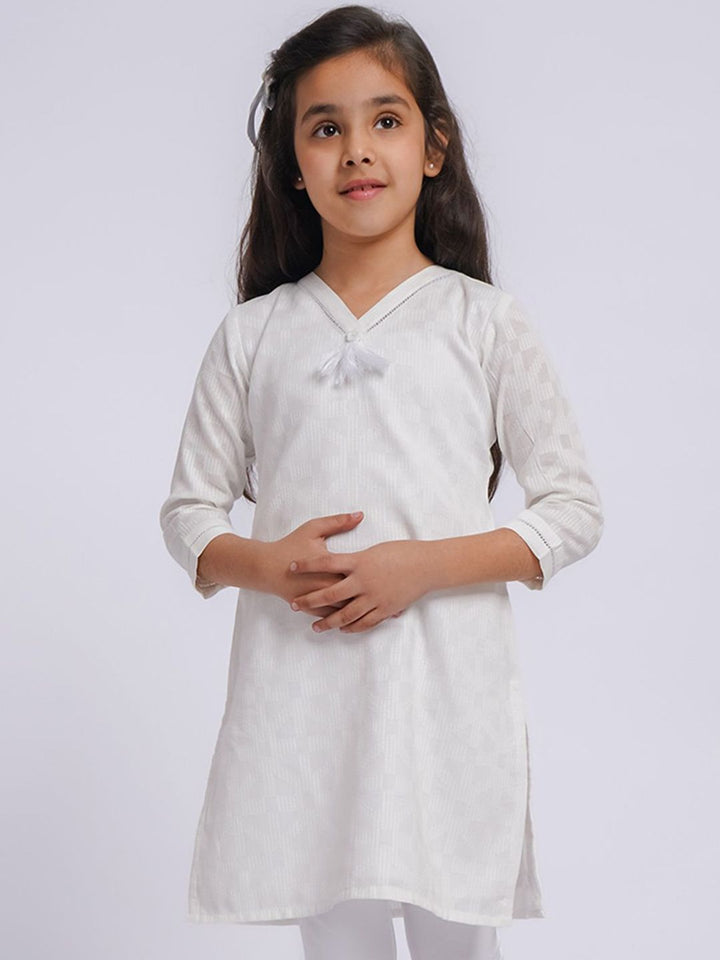VASTRAMAY Girls Geometric Woven Design Jacquard Weave Cotton Straight Kurta