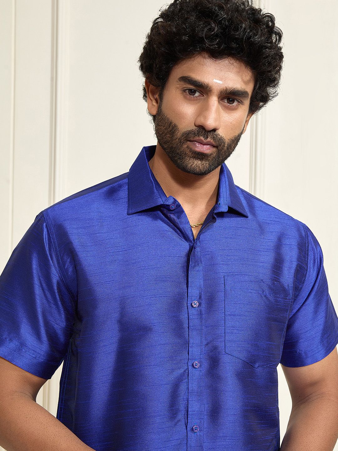 VASTRAMAY Men Blue Regular Fit Solid Party Shirt