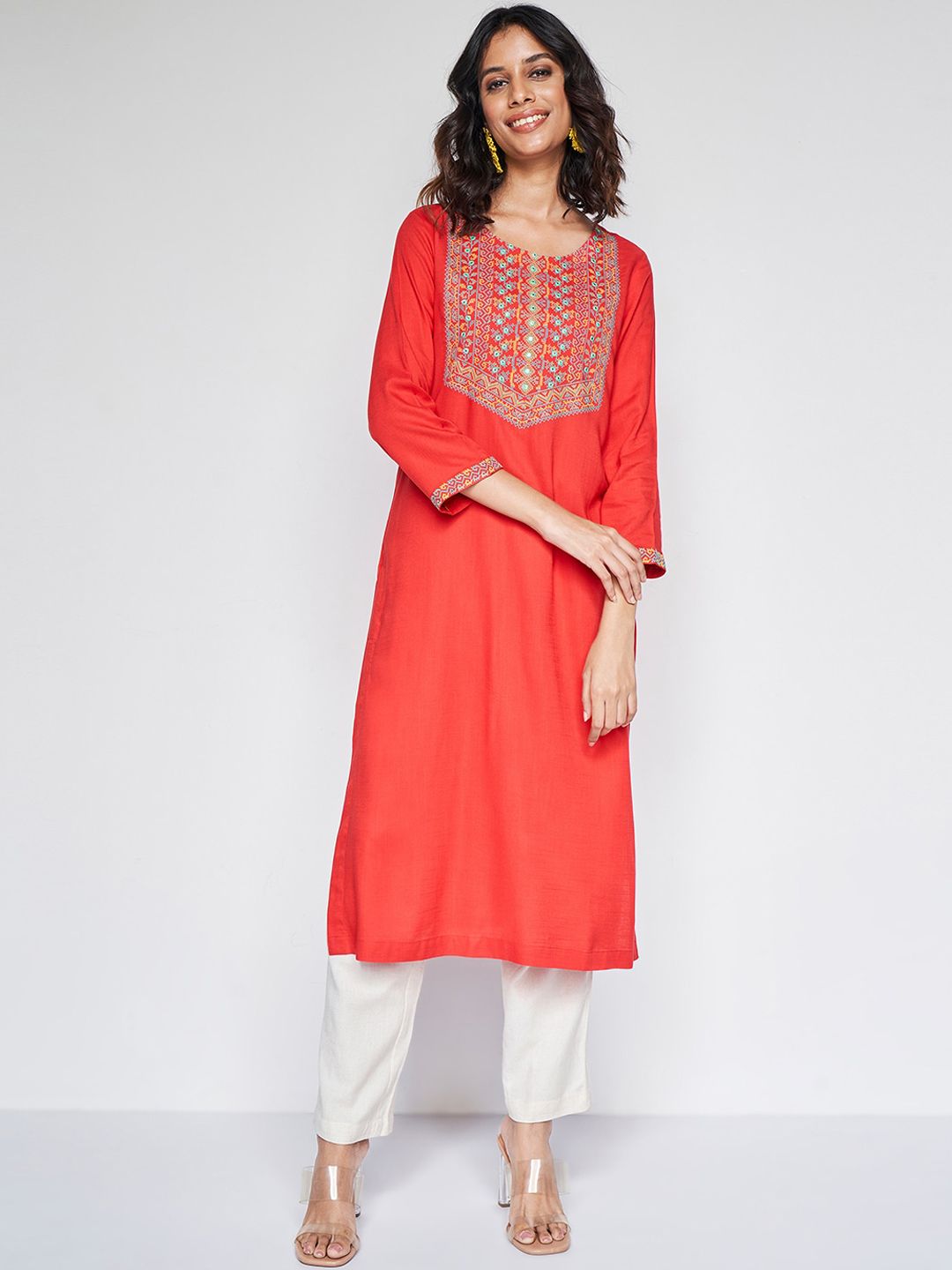 Global Desi Ethnic Motifs Yoke Design Thread Work Kurta