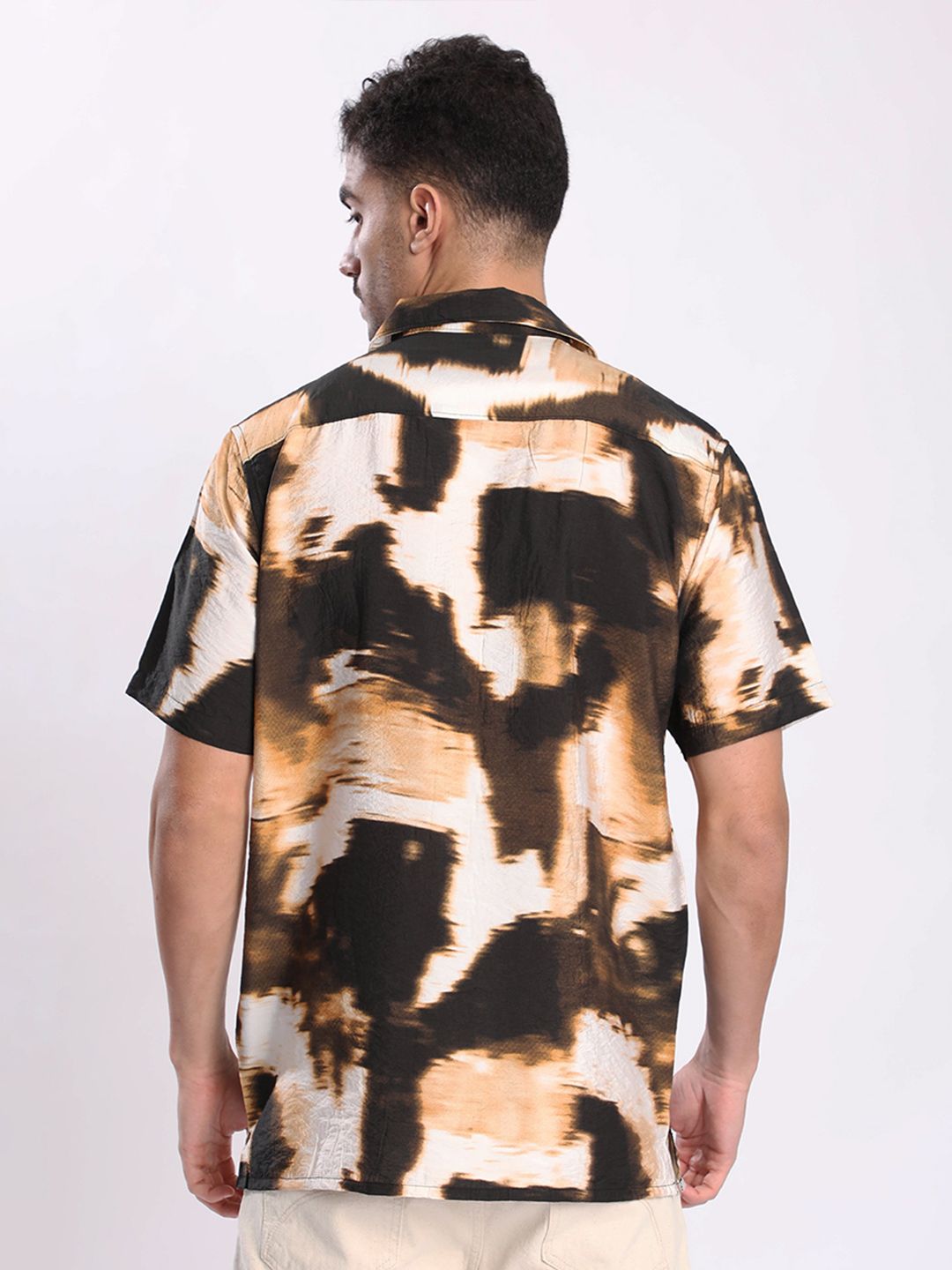Bene Kleed Men Abstract Printed Cuban Collar Casual Shirt
