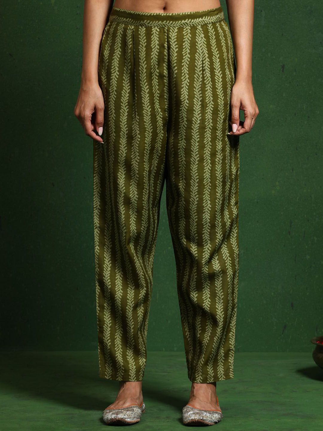 Varanga Floral Printed V-Neck Straight Kurta With Trousers And Dupatta