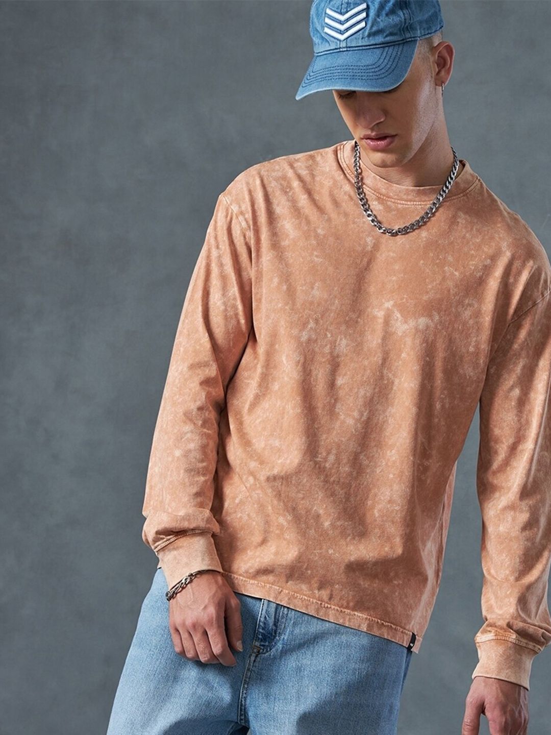 Bewakoof Self Design Drop-Shoulder Sleeves Oversized Acid Wash Cotton T-shirt