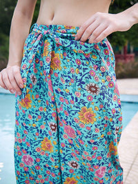 Berrylush Floral Printed Crop Top & Trousers