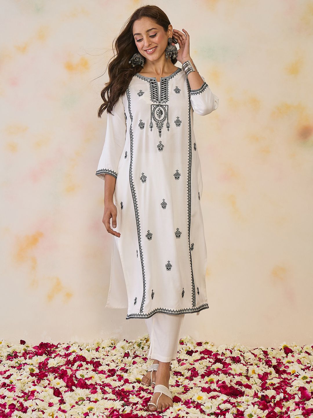 Indo Era Women Ethnic Motifs Embroidered Thread Work Floral Kurta