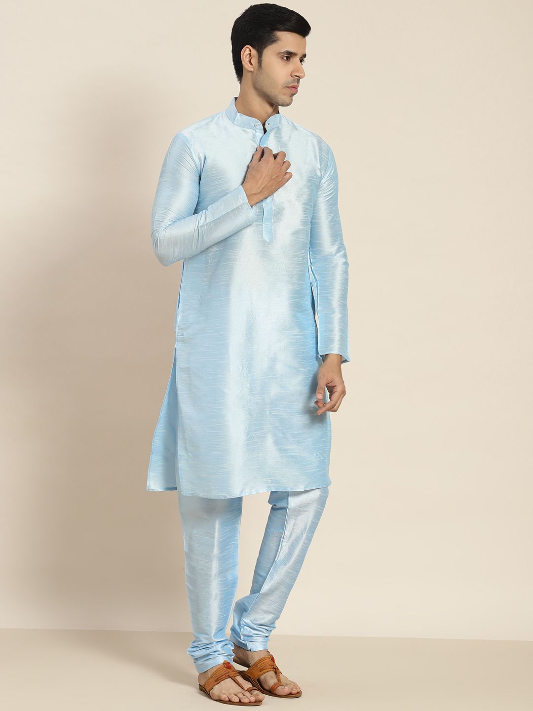 SOJANYA Men Blue Embroidered Kurta with Churidar