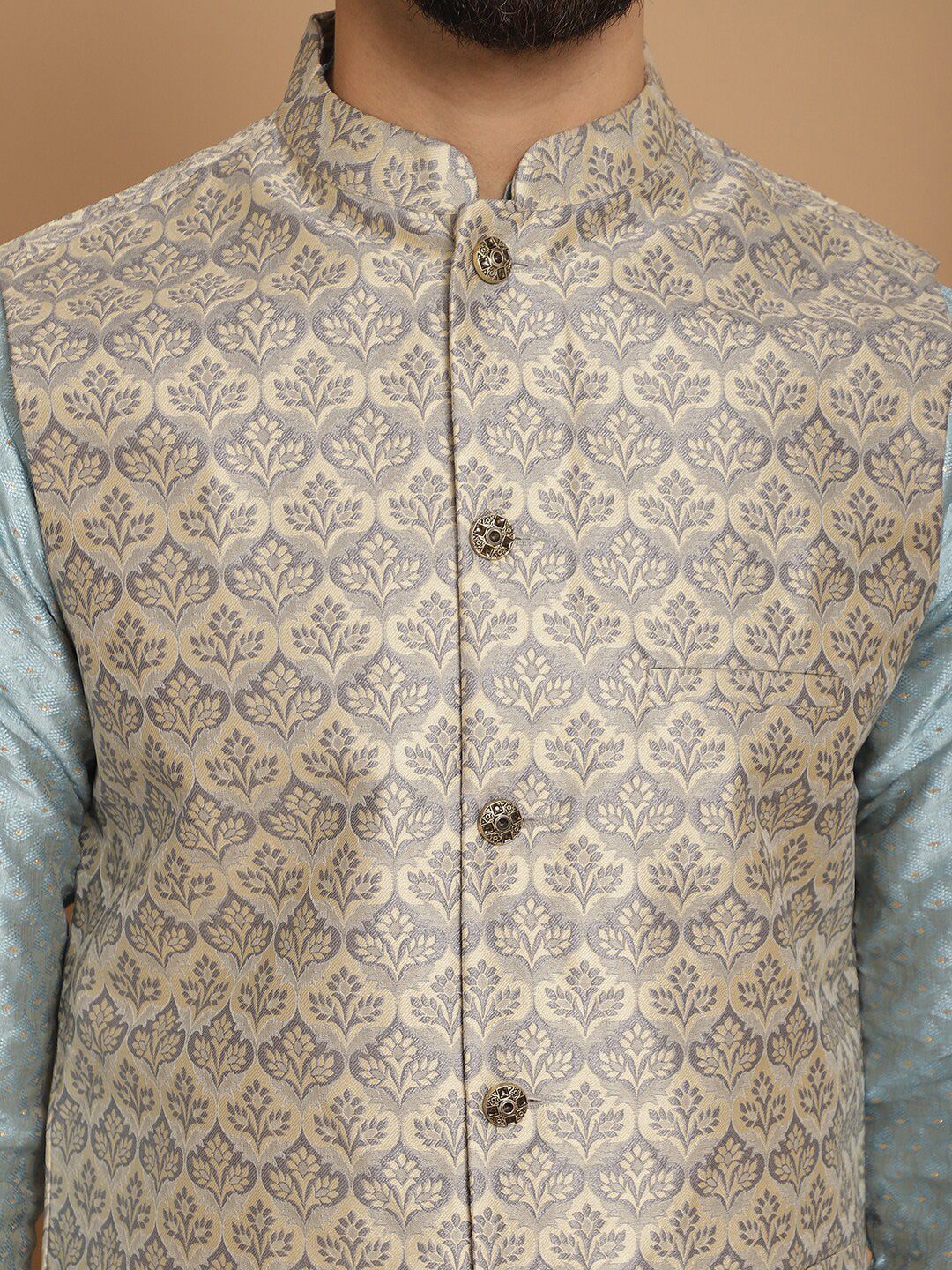 Kurta Sutera Jacquard Bersulam Anouk Dengan Jaket Churidar & Nehru