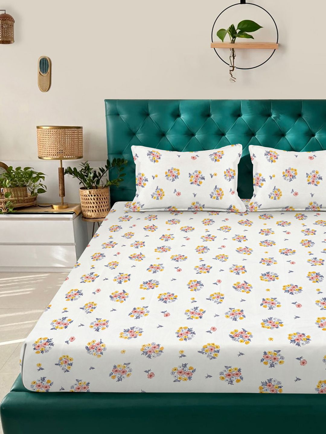KLOTTHE Cream-Coloured Floral Printed 300 TC King Double Bedsheet Set 2.50 x 2.25 m