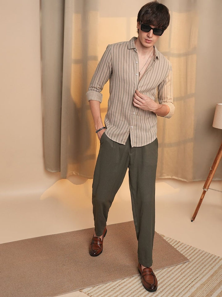 Campus Sutra Men Comfort Opaque Striped Casual Shirt