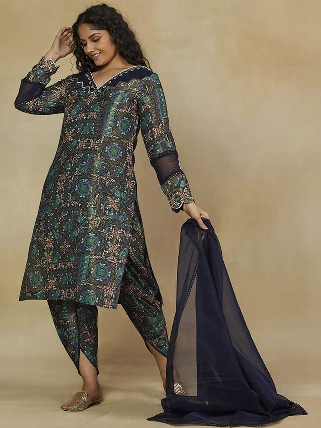 Mamicha Women Ethnic Motifs Printed Regular Thread Work Kurta with Dhoti Pants & With Dupatta
