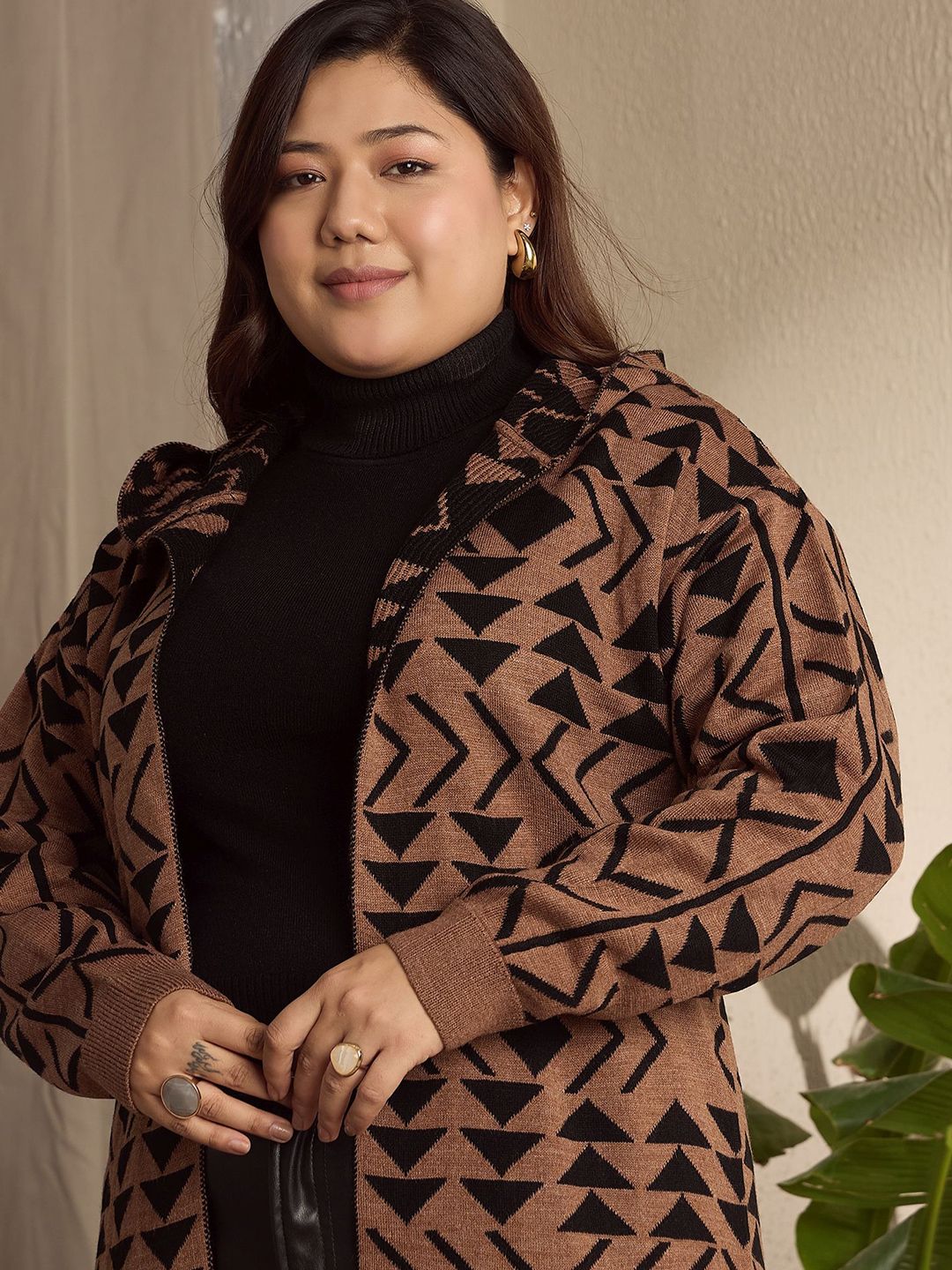 Berrylush Curve Women Printed Hooded Long Sleeves Longline