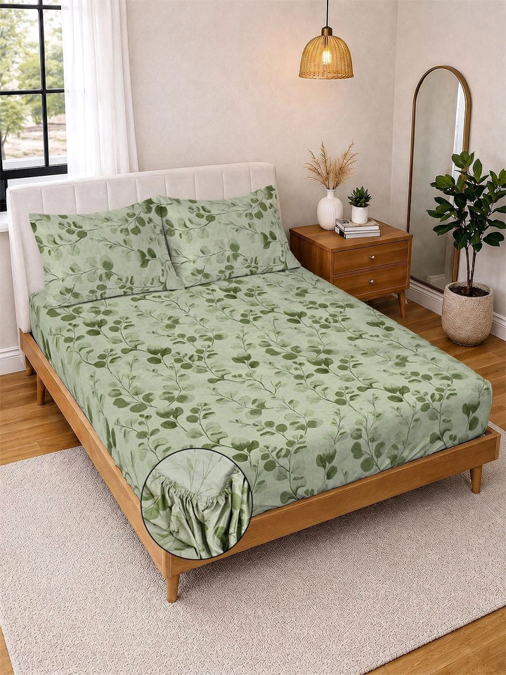 KLOTTHE Green Floral 300 TC King Bedsheet with 2 Pillow Covers