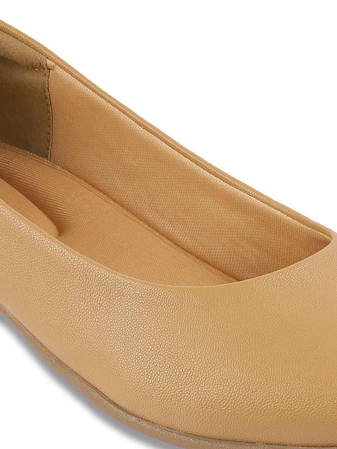 Mochi Women Round Toe Ballerinas