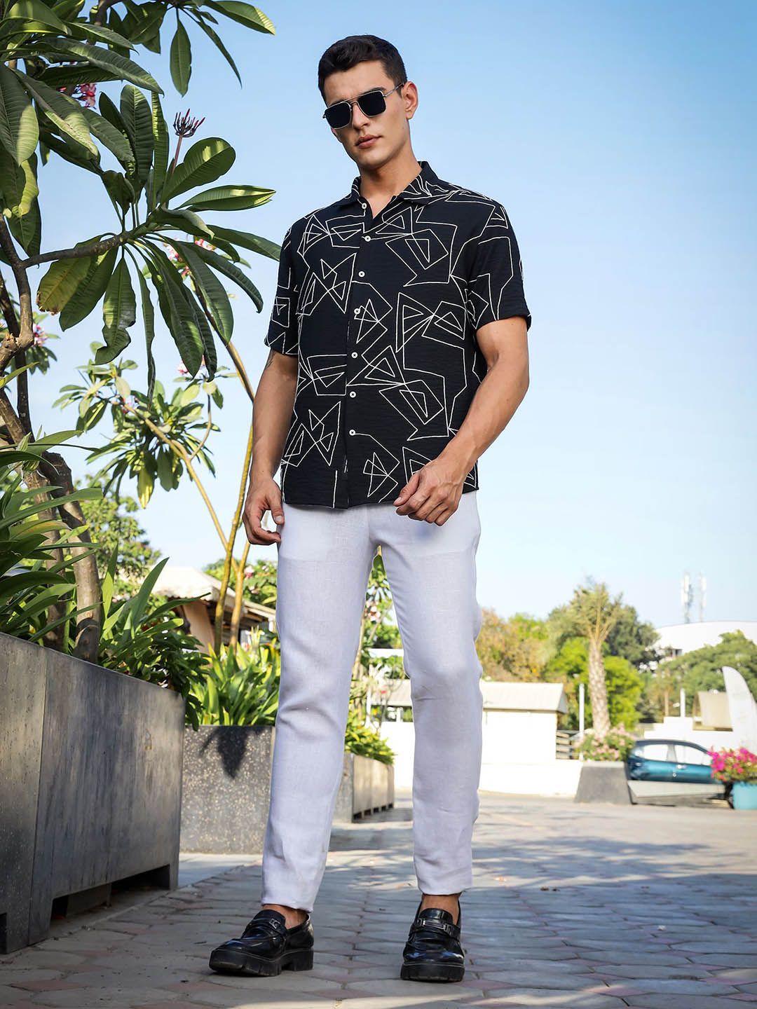 Thomas Scott Men Premium Fit Geometric Printed Spread Collar Casual Shirt
