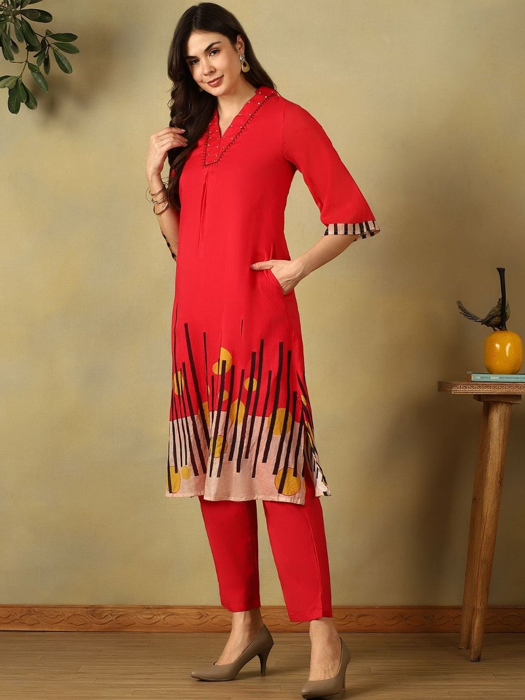 Mamicha Women Printed Regular Beads and Stones Pure Cotton Kurta with Trousers