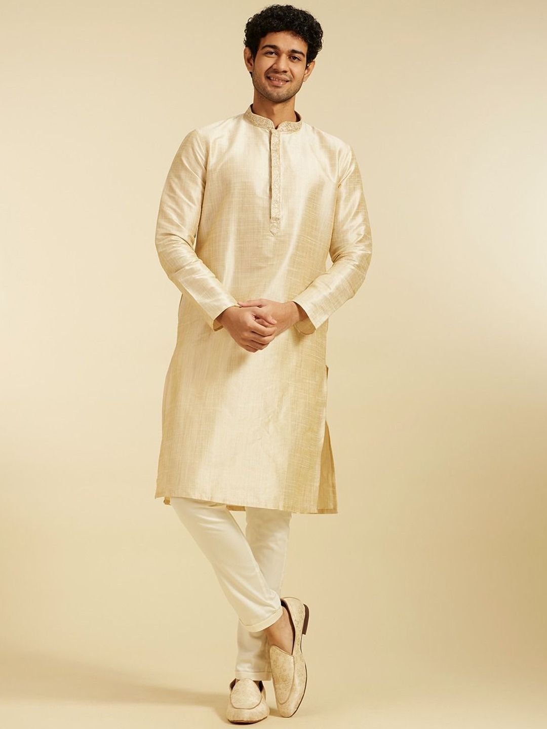 Diwas by Manyavar Floral Yoke Design Thread Work Mandarin Collar Straight Kurta