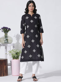 W Floral Embroidered Thread Work Kurta with Trousers