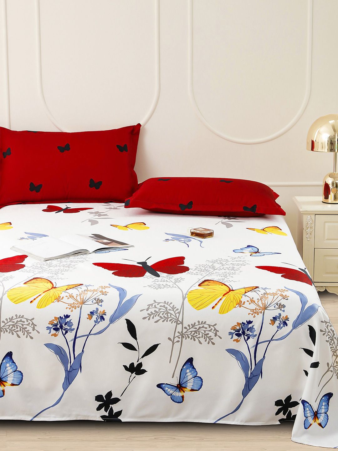 Story@home White & Red Floral Printed 240 TC Satin Finish Queen Bedsheet Set
