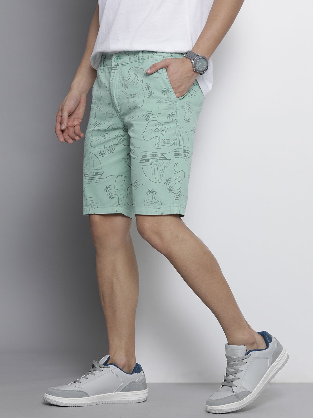 The Indian Garage Co Men Pastel Green Printed Slim Fit Cotton Chino Shorts