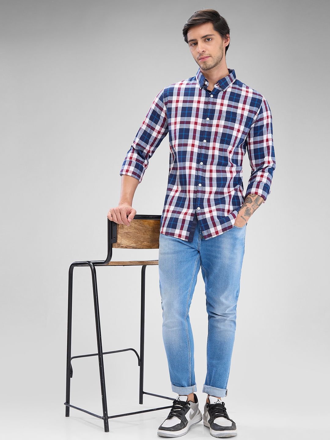 SPYKAR Men Slim Fit Opaque Checked Spread Collar Casual Shirt