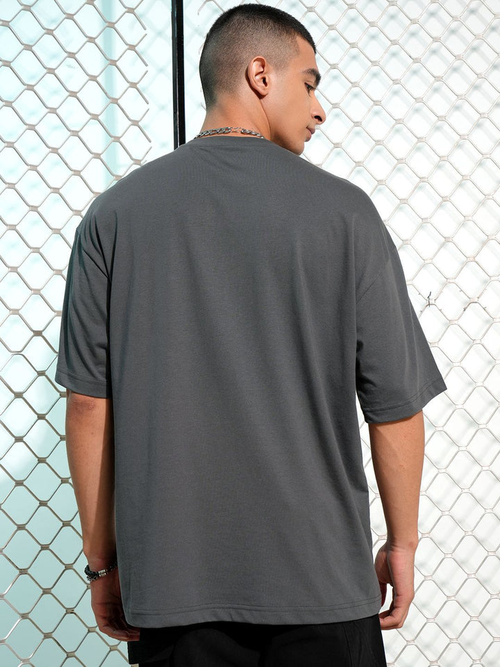 Highlander Graphic Printed Neck Drop-Shoulder Lengan T-Shirt Besar