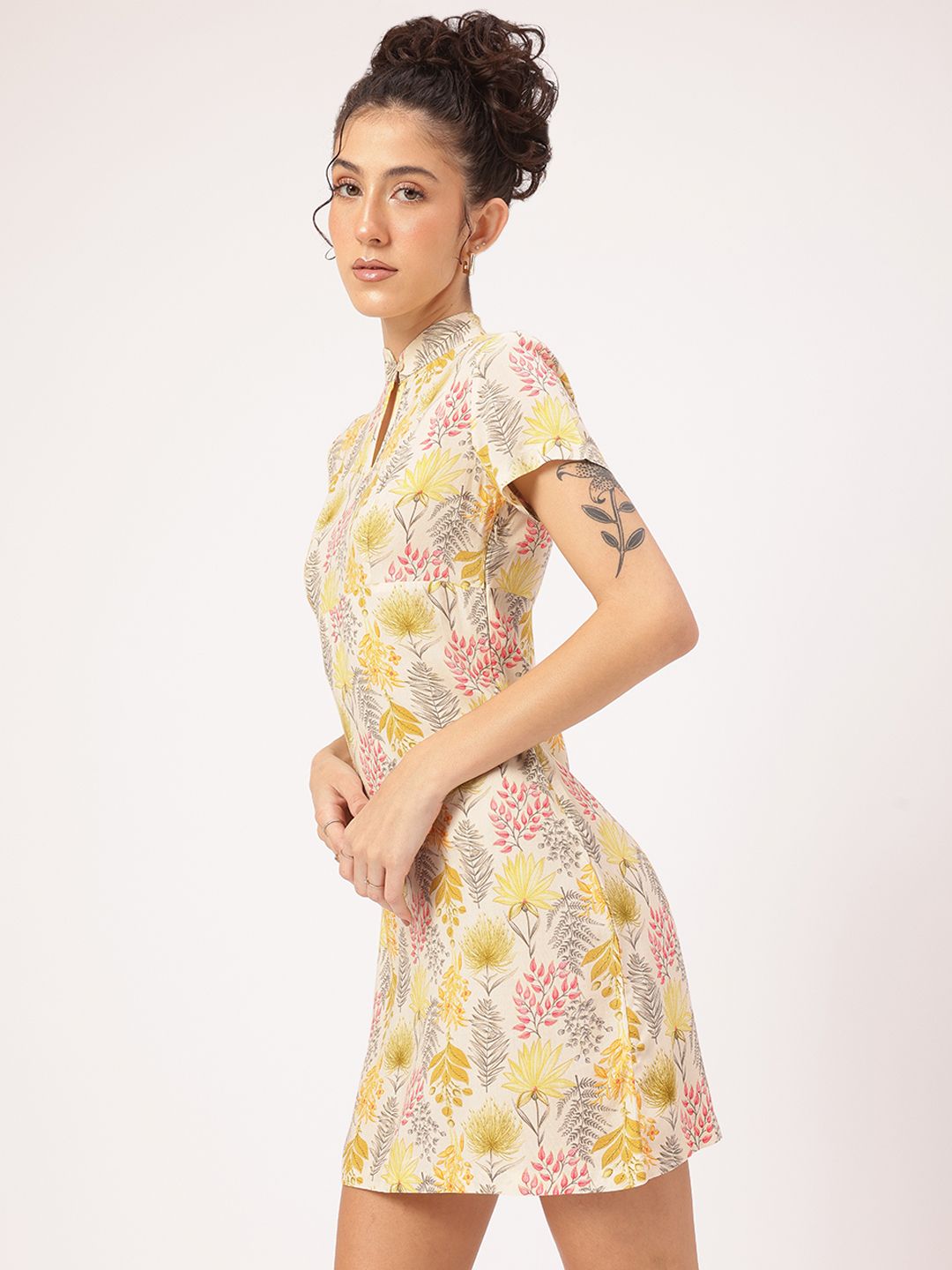 DressBerry Sweet Serenity Floral Printed Keyhole Neck Sheath Mini Dress