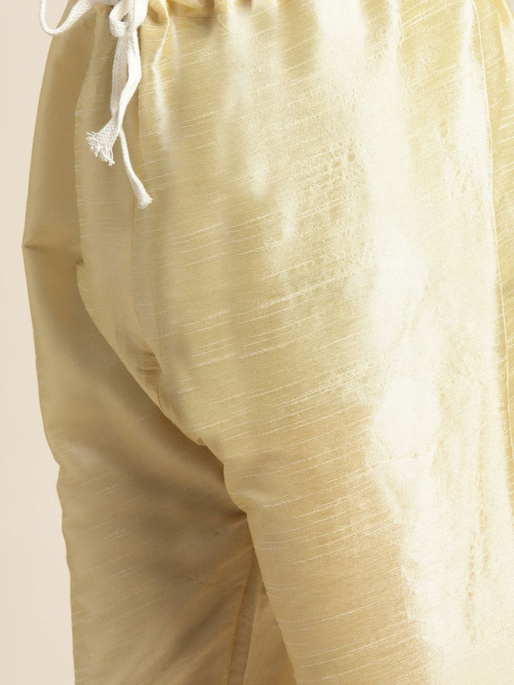 SOJANYA Kurta Motif Etnik Berwarna Emas Lelaki dengan Churidar