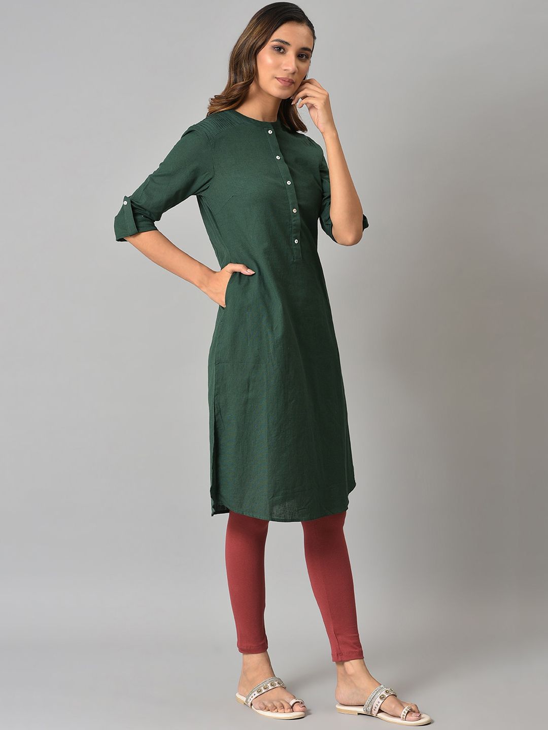 W Women Green Thread Work Kurta