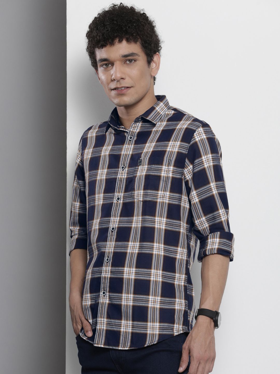 The Indian Garage Co Men Checked Casual Shirt