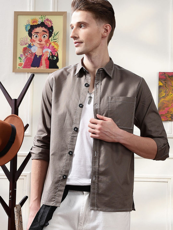 Eszett Contrast Stitch Spread Collar Baju Kasual Kapas Tulen