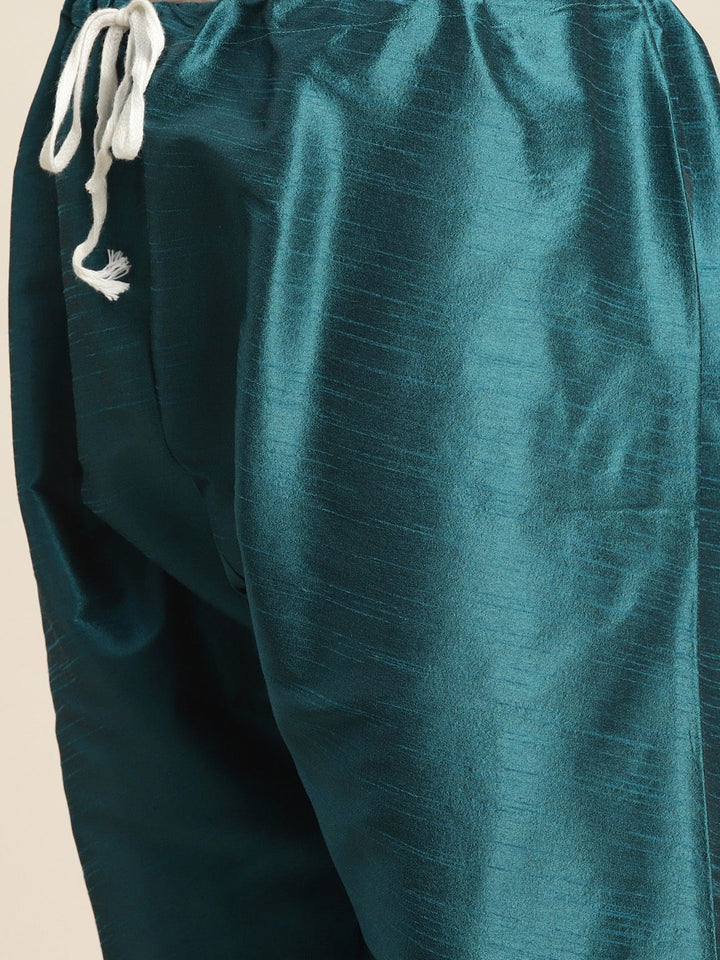 SOJANYA Men Green Embroidered Mirror Work Kurta with Churidar