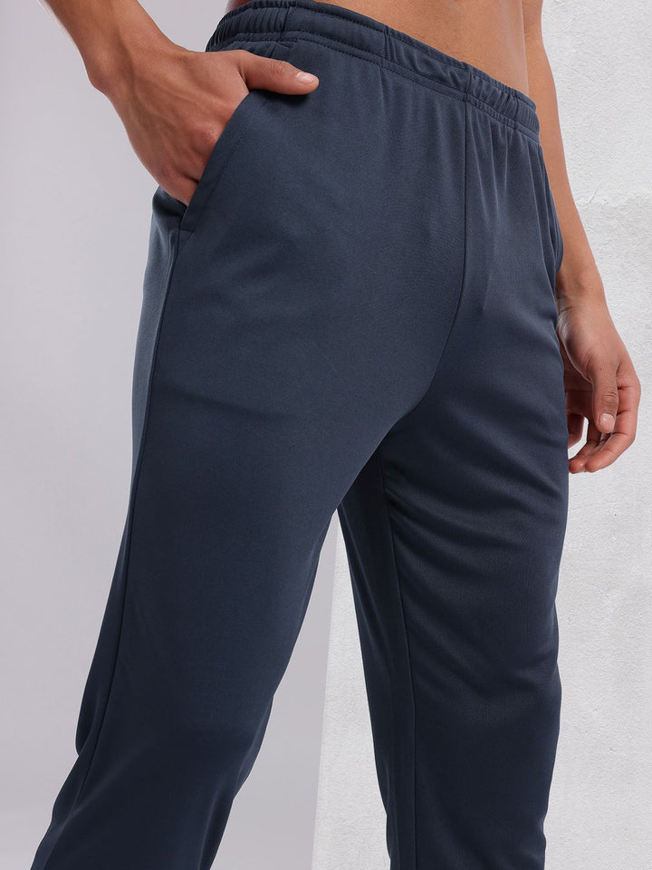 HRX by Hrithik Roshan Men Rapid-Dry Training Joggers With Reflective Detail