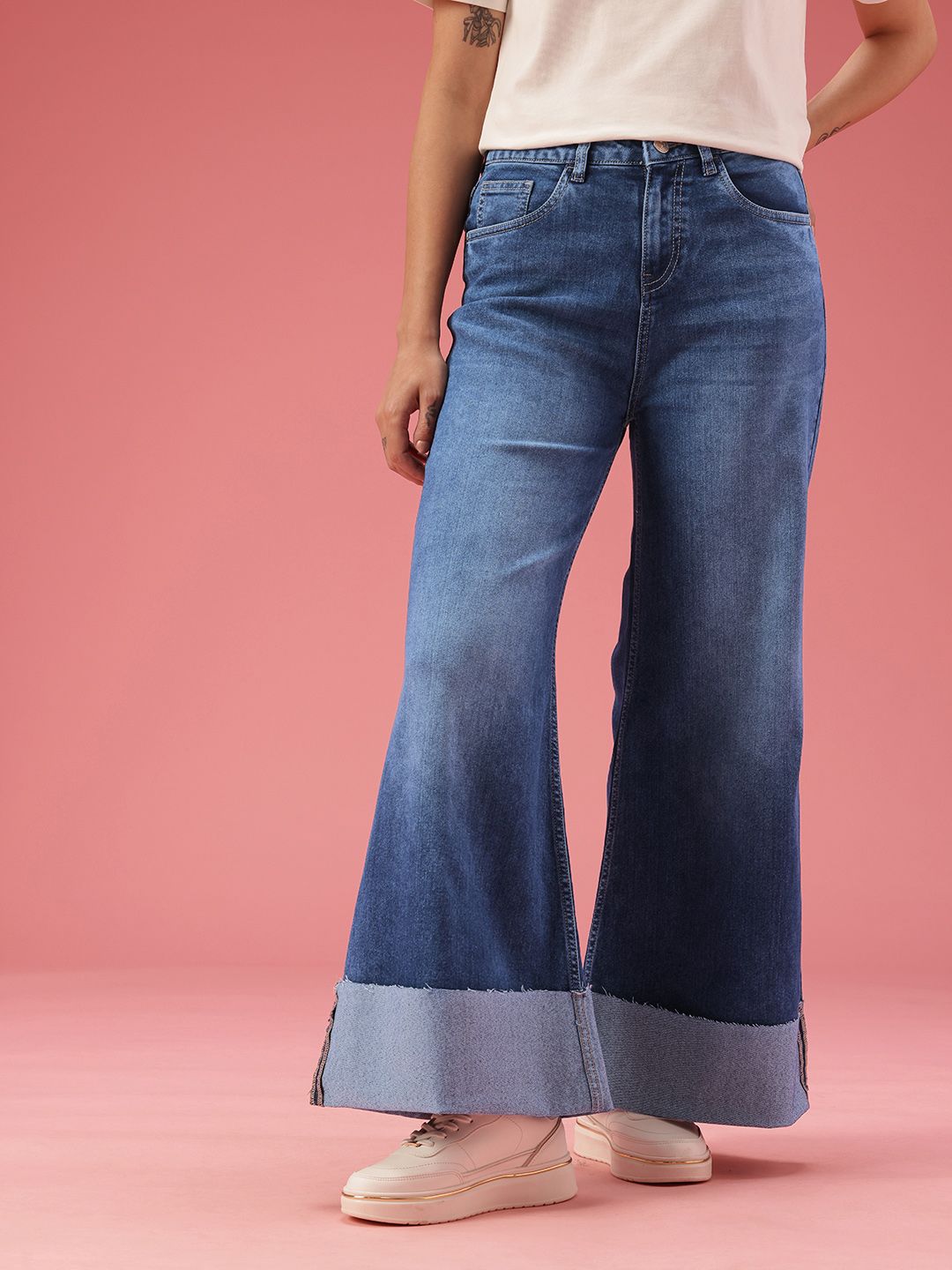 DressBerry Women Flared Fit Light Fade Stretchable Jeans