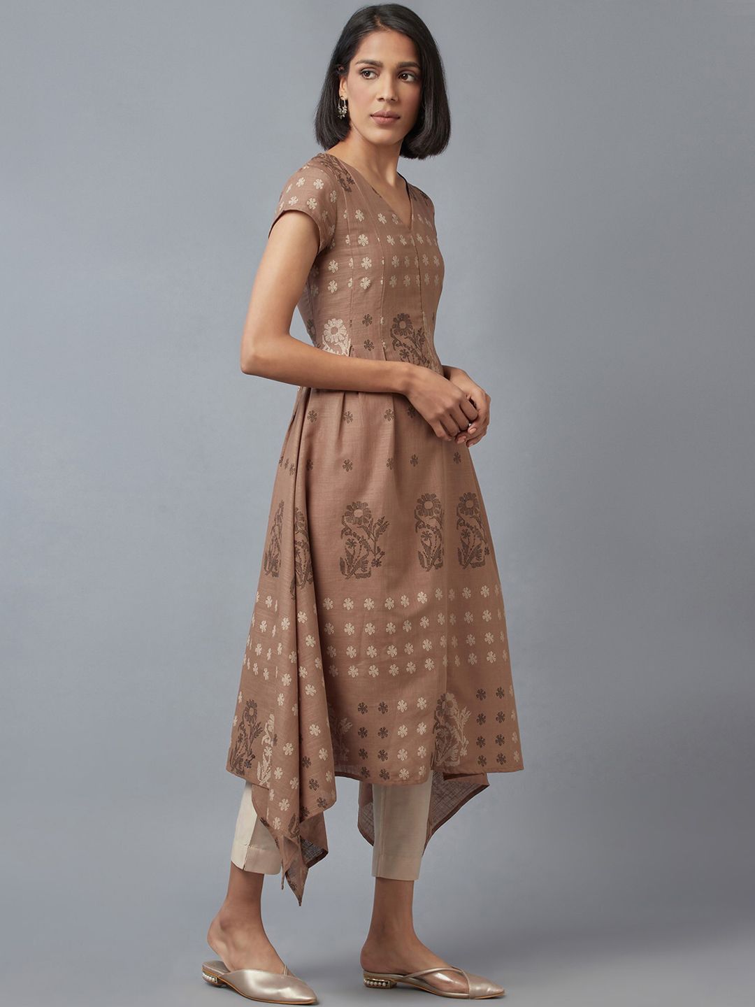 W Women Ethnic Motifs Printed Thread Work Anarkali Kurta